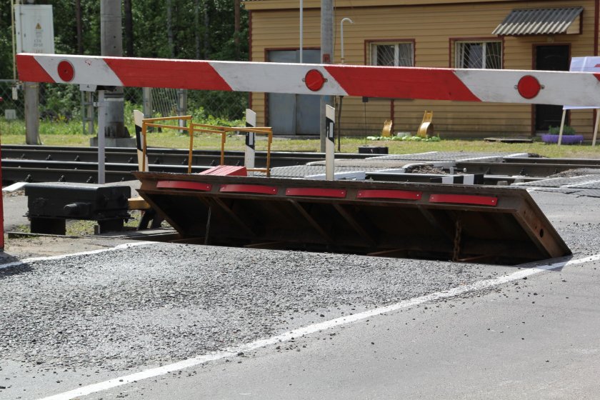 Плиты УЗП на Железнодорожном переезде