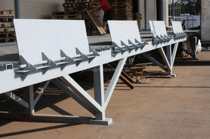 Откидная Аппарель для склада