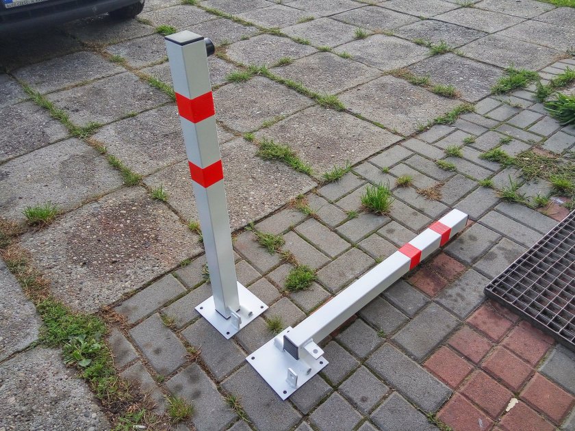 Антипарковочный столбик складной