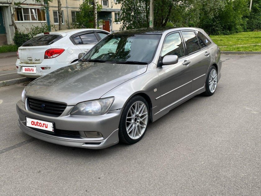 Тойота альтеза 2002