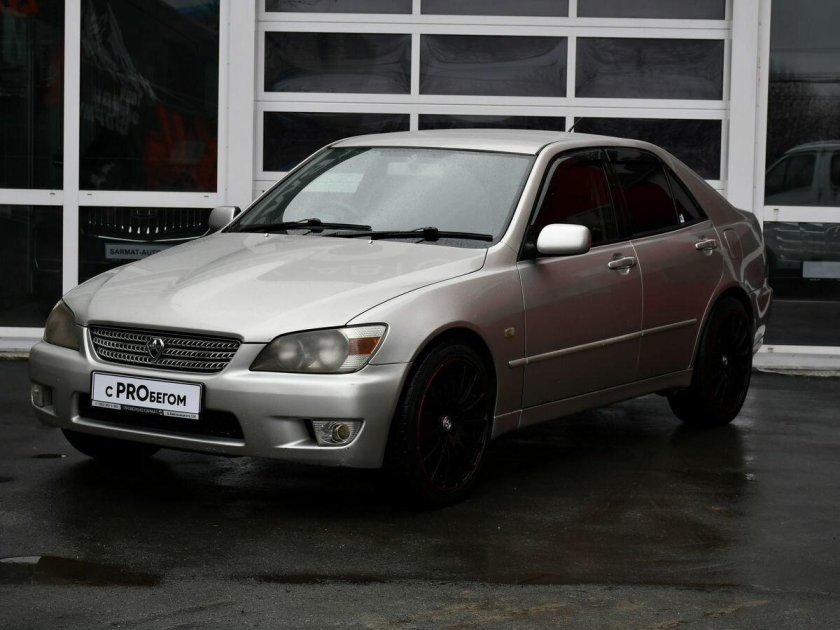 Toyota altezza 1999