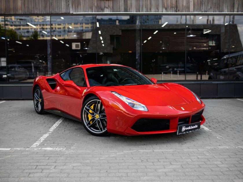Ferrari 488 gtb красный