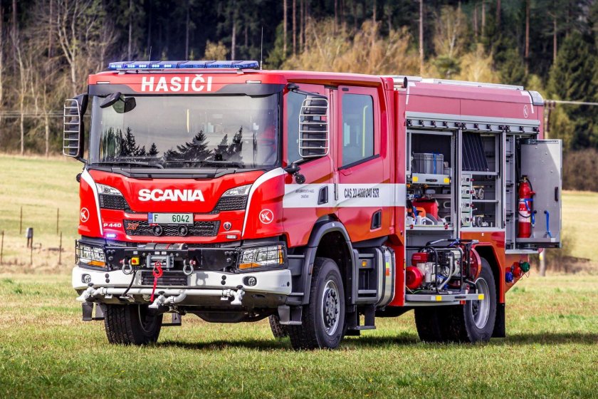 Пожарные пожарная машина