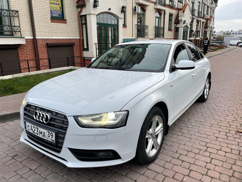 Ауди а 4 2012 года