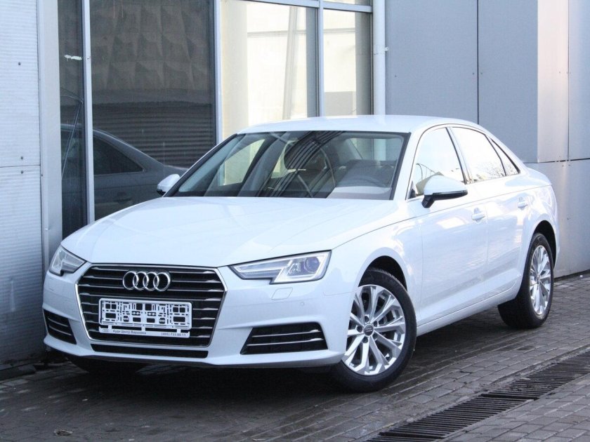 Audi a4 2017 года