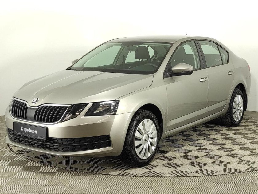 Skoda Octavia 2017 года бежевая