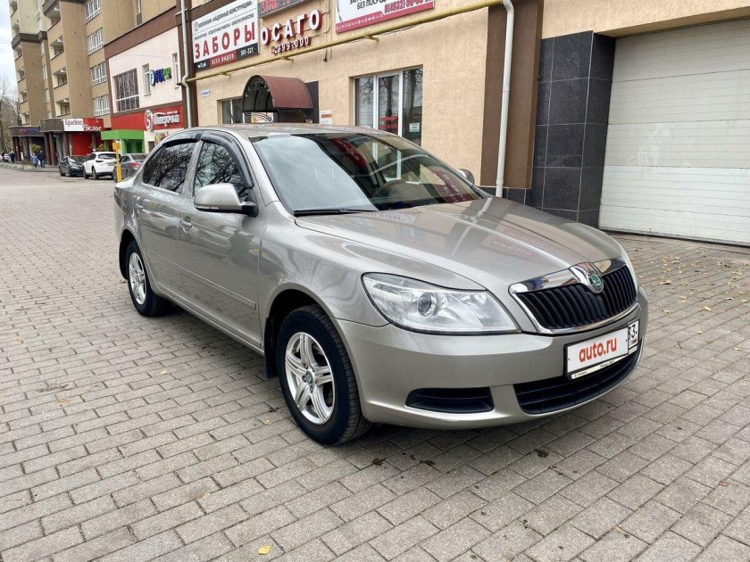 Шкода Октавия бежевая