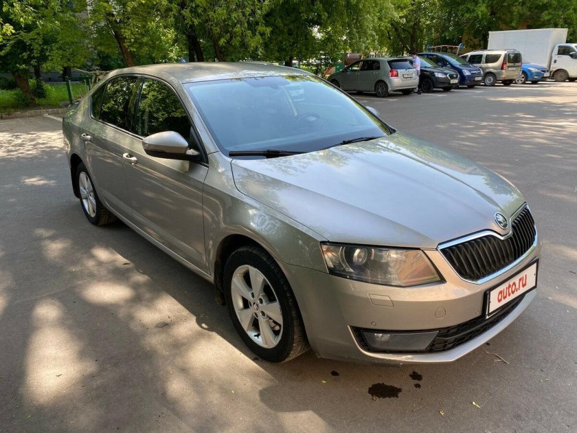 Шкода бежевая