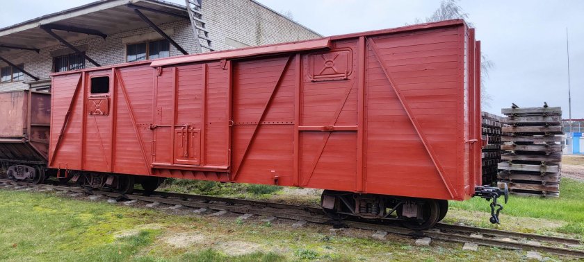 Товарный вагон теплушка