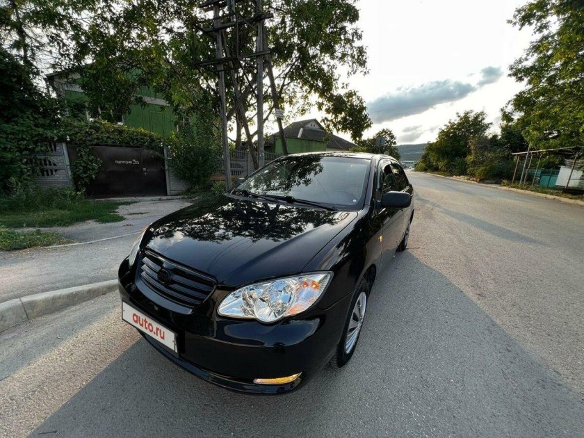BYD черный