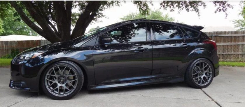 Ford Focus 3 Black Tuning