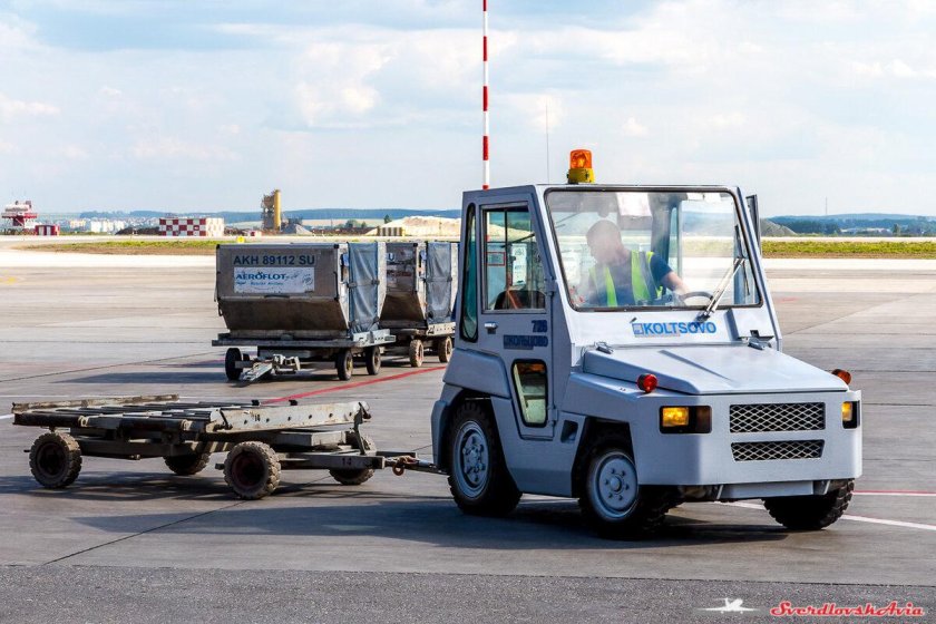 Багажный тягач Toyota 2td25