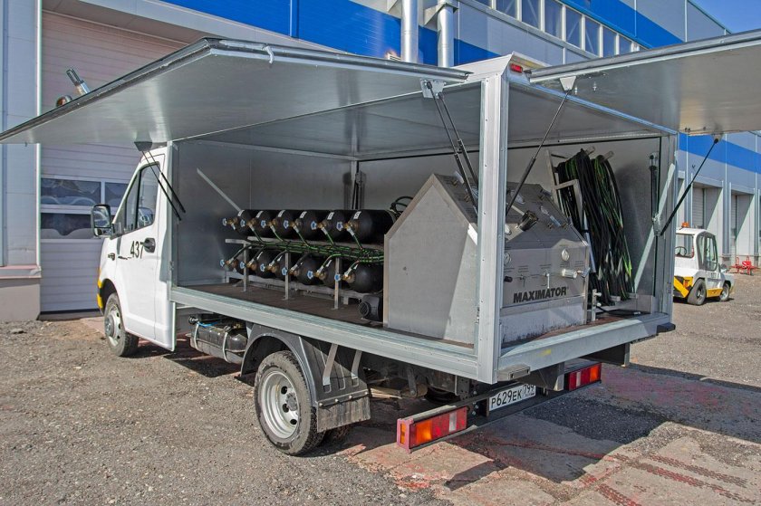 Передвижной автомобильный газовый заправщик