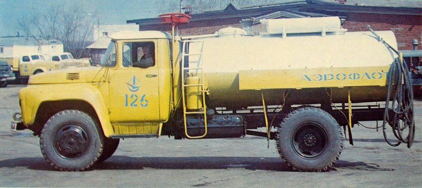 ЗИЛ 130 Аэродромный