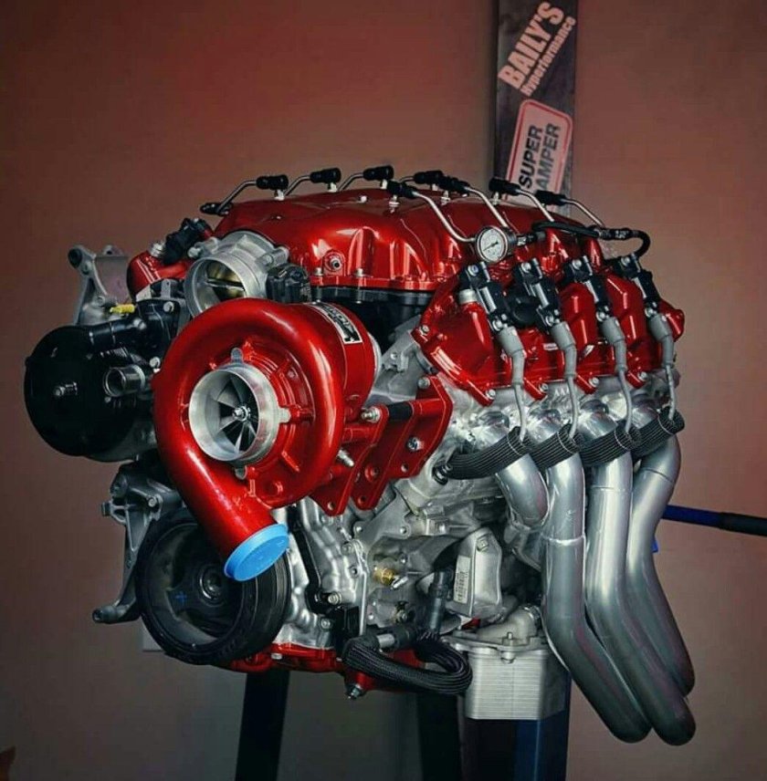 Двигатель автомобиля