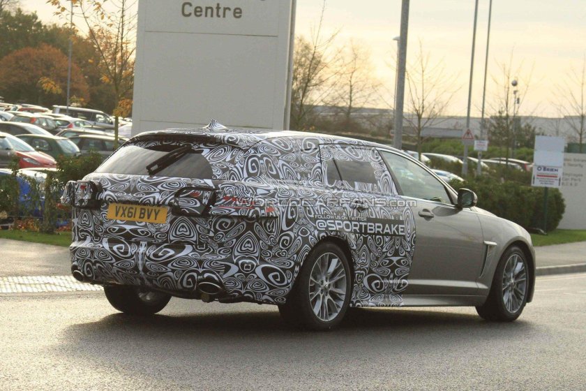 Ягуар XF универсал