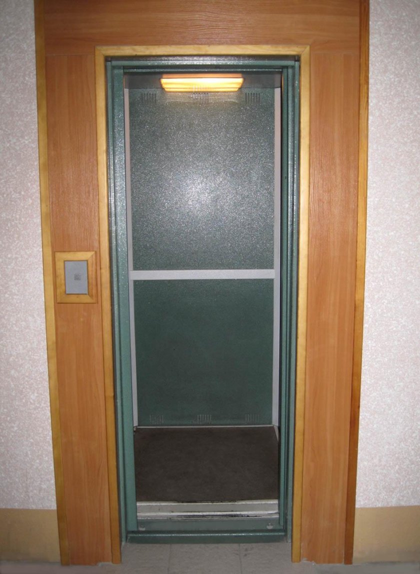 Грузовой лифт 1958 года кабина