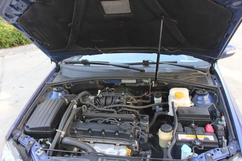 Лачетти 1,8 под капот