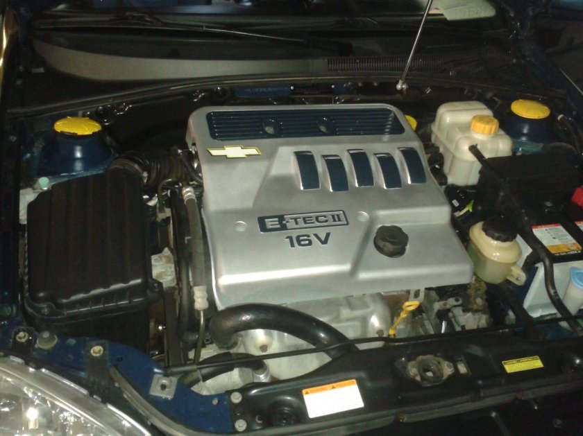 Chevrolet Lacetti моторный отсек