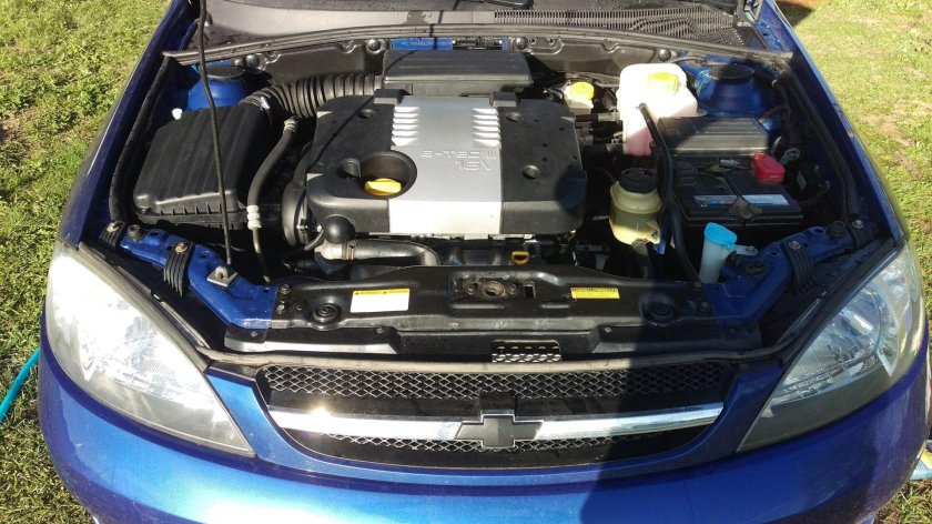 Лачетти 1,8 под капот