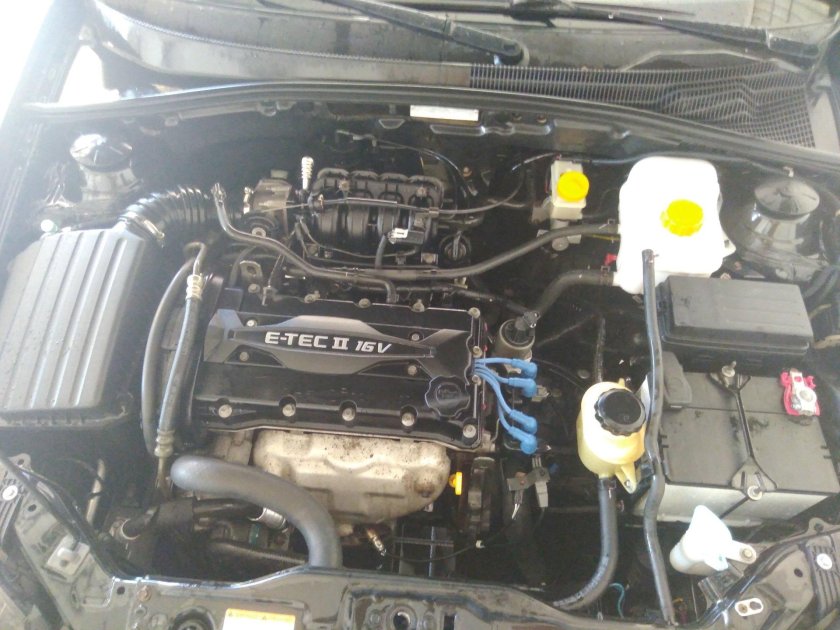 Лачетти 1,8 под капот