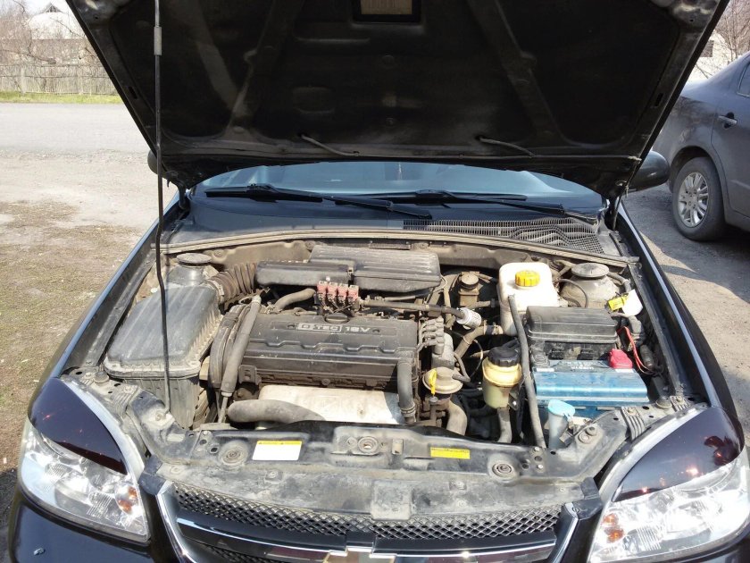 Лачетти 1,8 под капот
