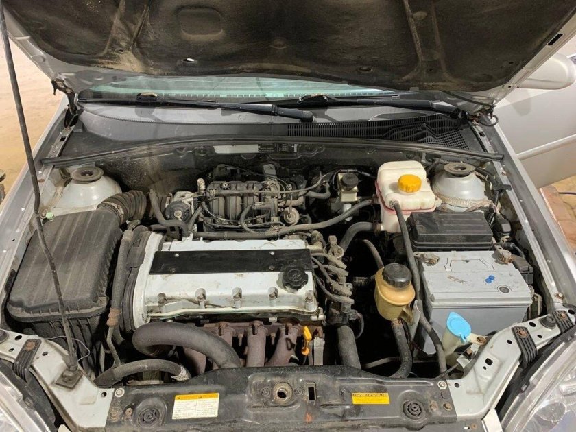 Подкапотное пространство шевроле лачетти