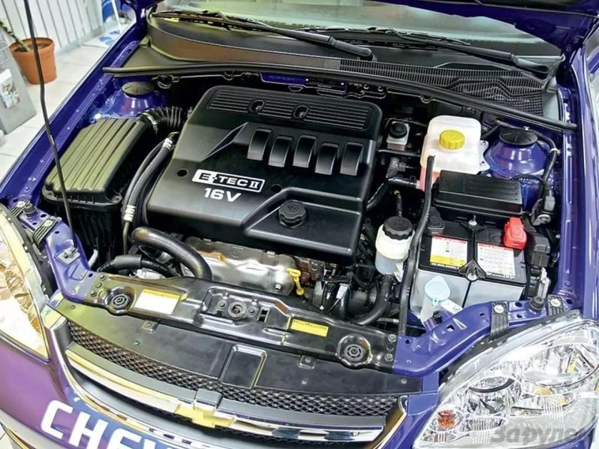 Шевроле Лачетти 1.6 под капотом