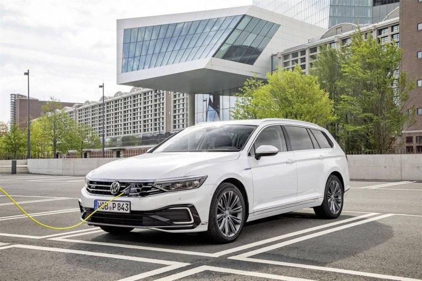 Volkswagen Passat 2022 универсал
