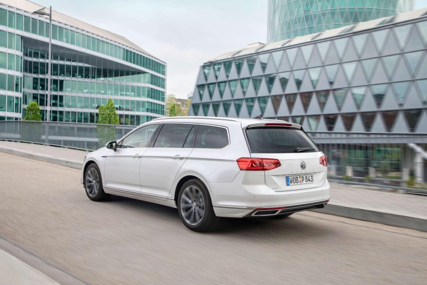 Volkswagen Passat 2022 универсал