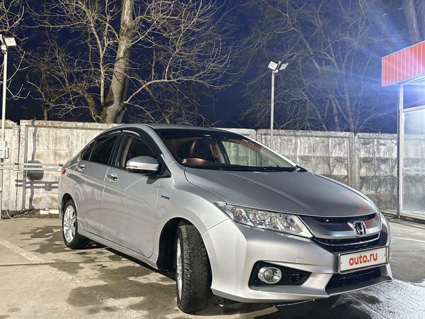 Хонда грейс 2015 серебристый