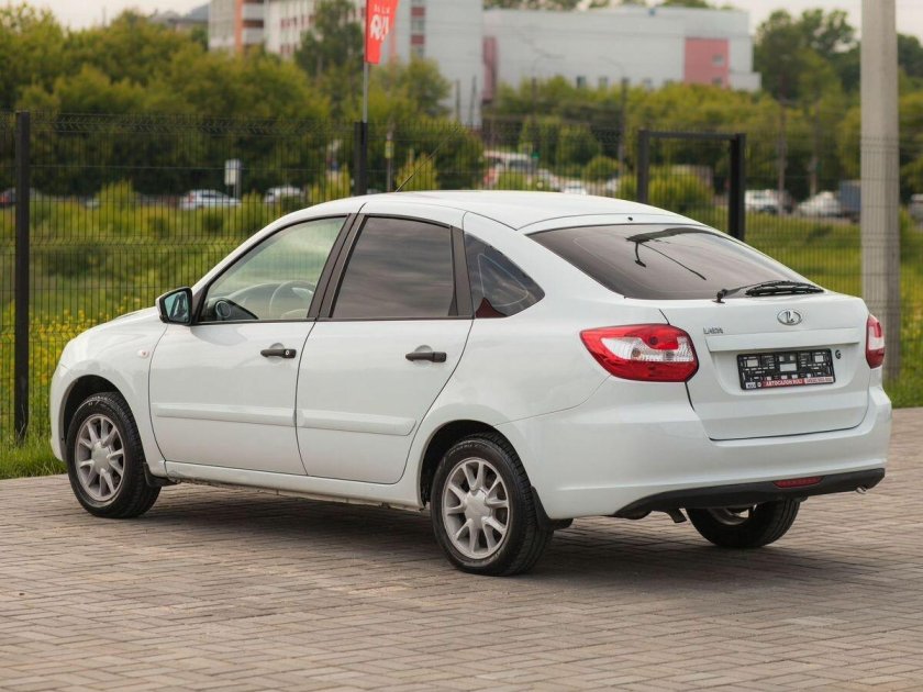 Гранта 2191 лифтбек