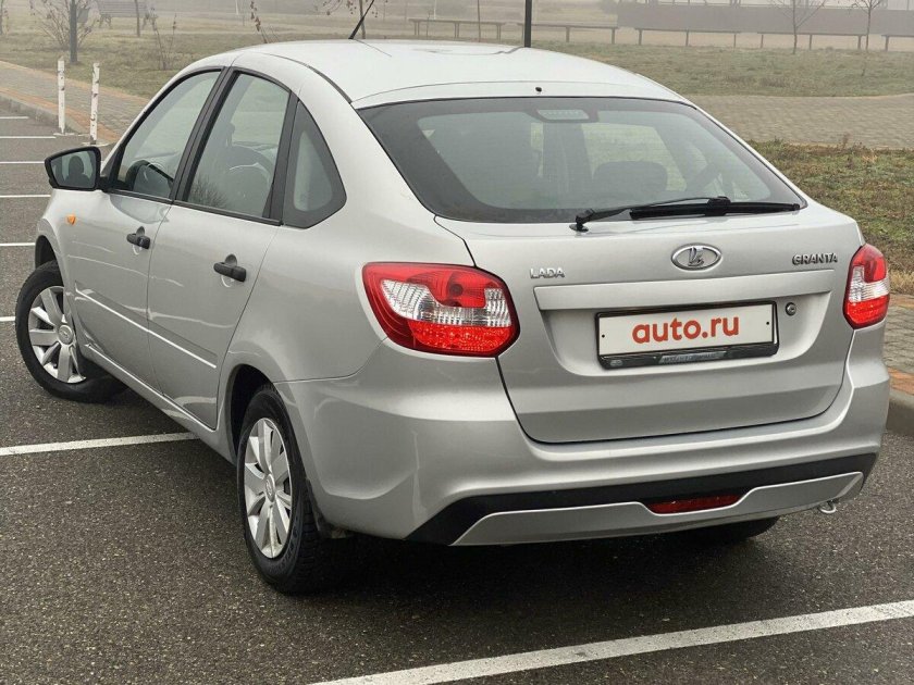 Серебристая лада гранта
