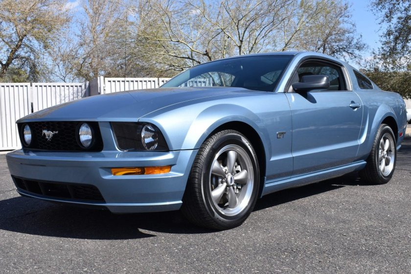 Ford mustang gt 2005