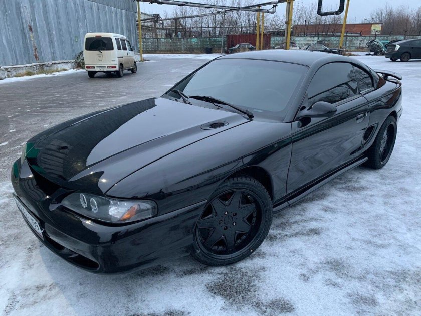 Форд Мустанг 1995 года