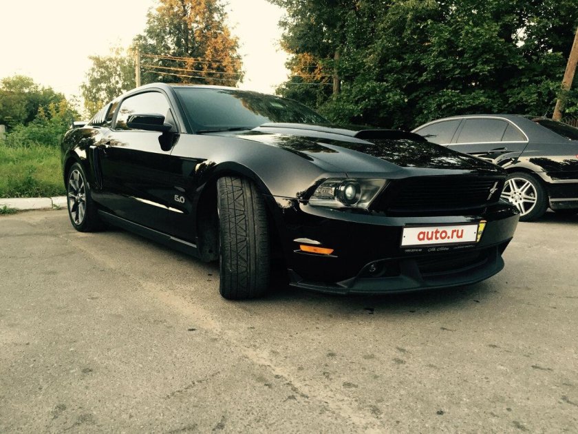 Форд Мустанг 5 поколения черный