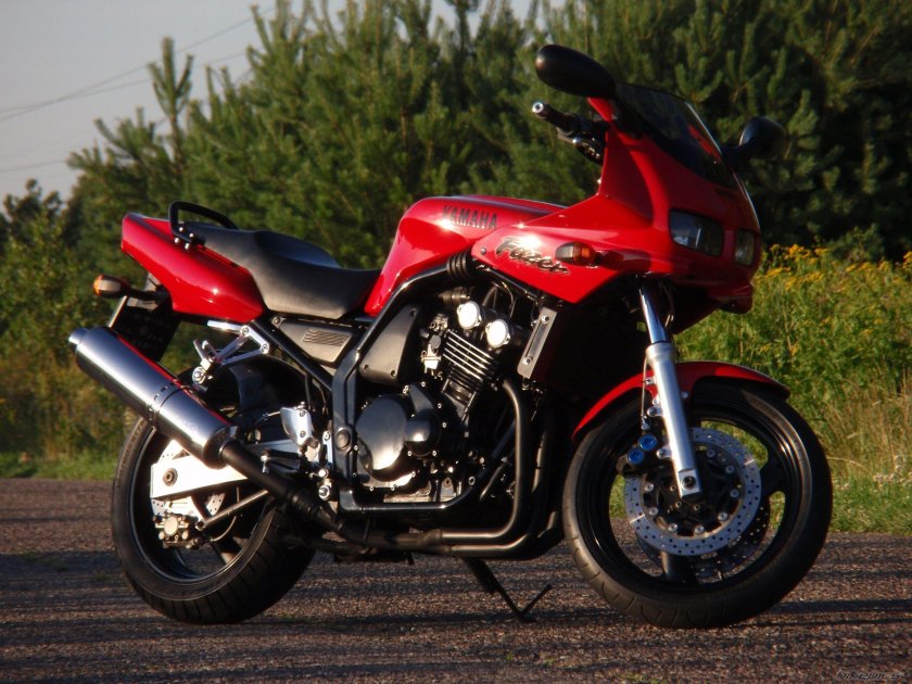 Yamaha FZS 600