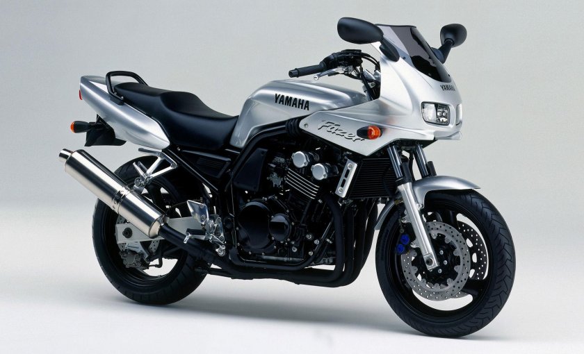 Yamaha FZS 600