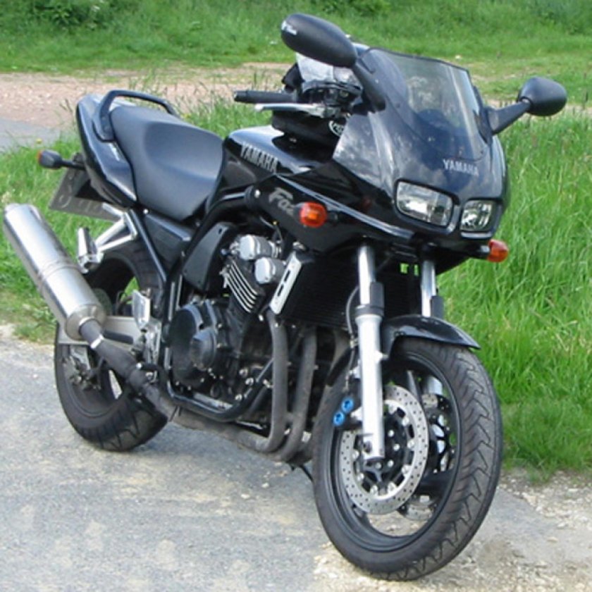 Yamaha FZS 600