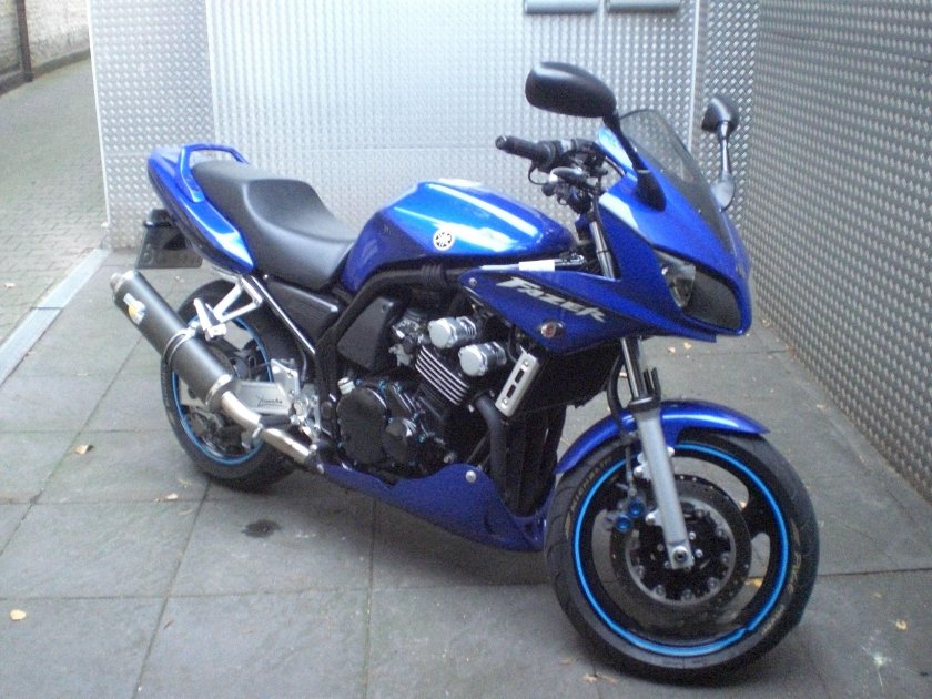 Yamaha FZS 600