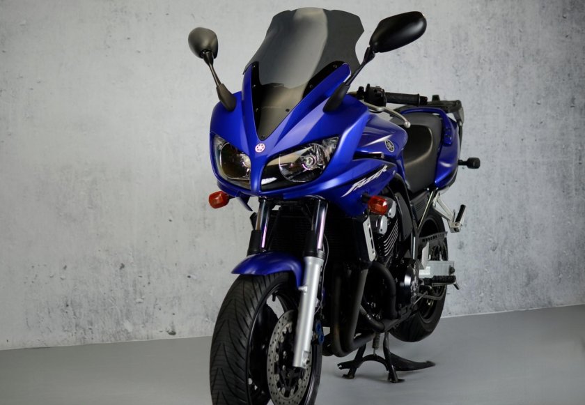 Yamaha FZS 600
