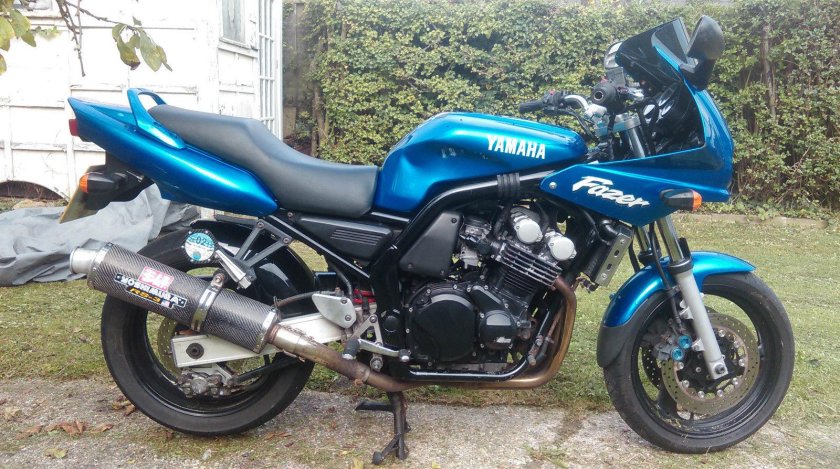 Yamaha FZS 600