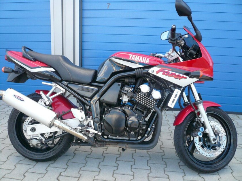 Yamaha FZS 600