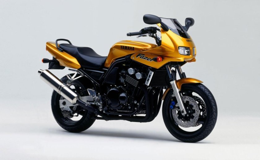 Yamaha FZS 600
