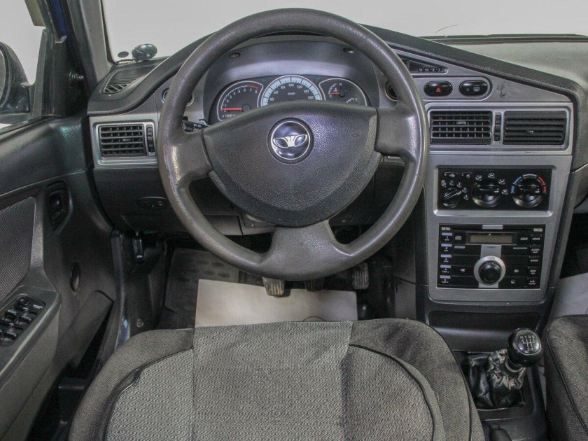 Daewoo Nexia интерьер