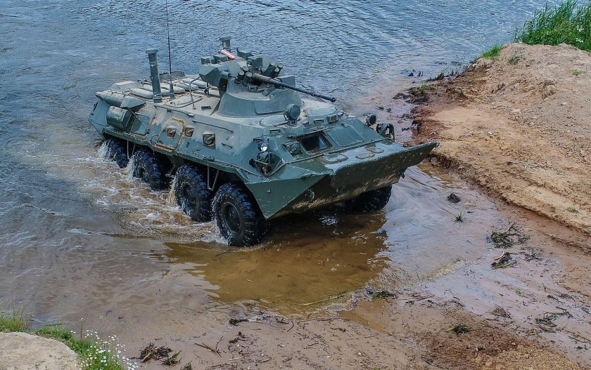 БТР-82 бронетранспортёр