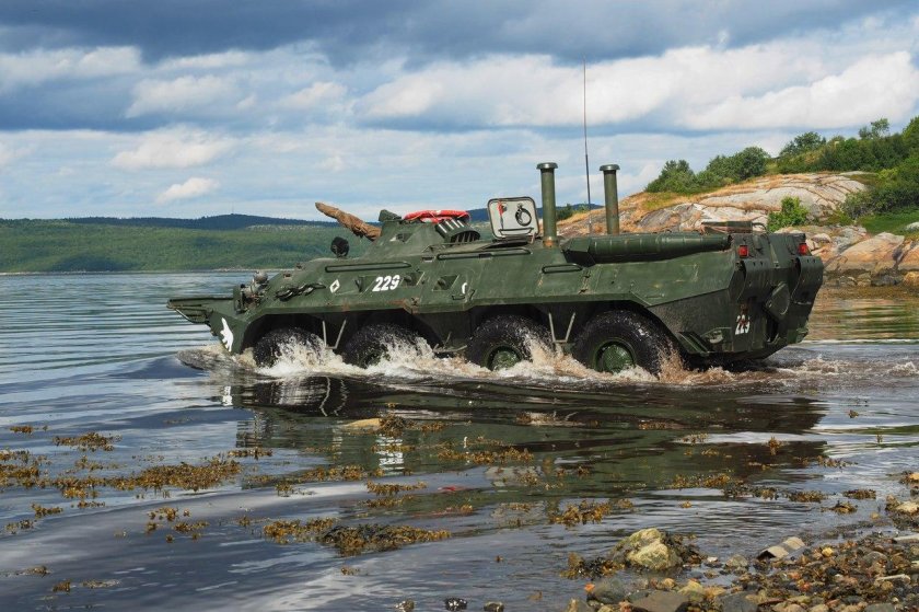 БТР 80 морской пехоты
