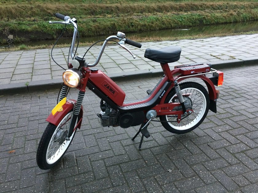 Ява бабетта 210