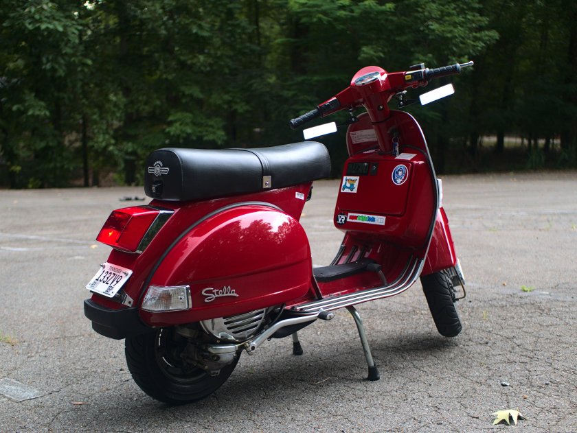 Мотороллер веспа