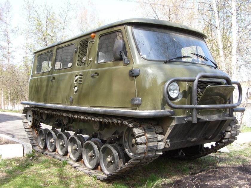 УАЗ 452 гусеничный